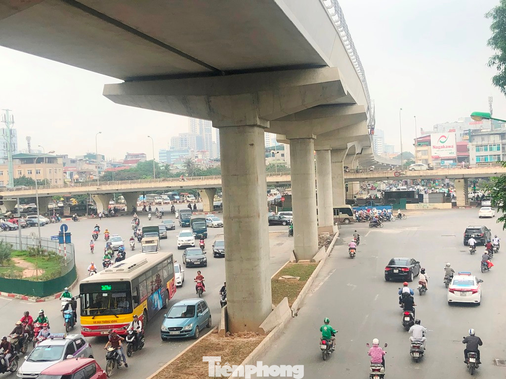 Hiện đoạn đi trên cao Nhổn về Cầu Giấy đã thi công xong gần 100%, có tiến độ vận hành vào cuối năm nay