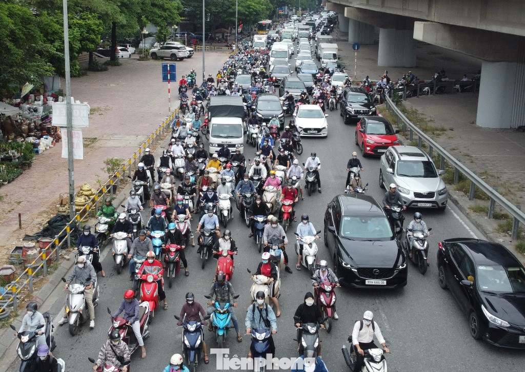 Năm 2023 liên ngành GTVT - Công an đã xử lý được 15 điểm ùn tắc giao thông trên địa bàn thành phố. Ảnh: Anh Trọng