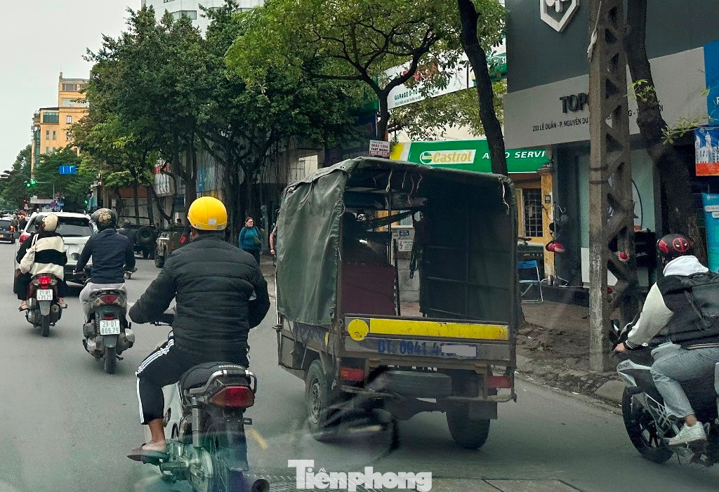 Thậm chí, nhiều xe còn được dựng khung, đóng thành thùng như xe ô tô tải.