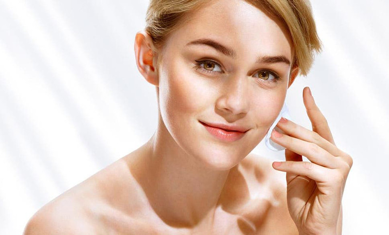 Người mà em yêu em còn chia tay được, mụn đã là gì! Dù là mụn mùa nóng cũng bye bye nha! ảnh 1