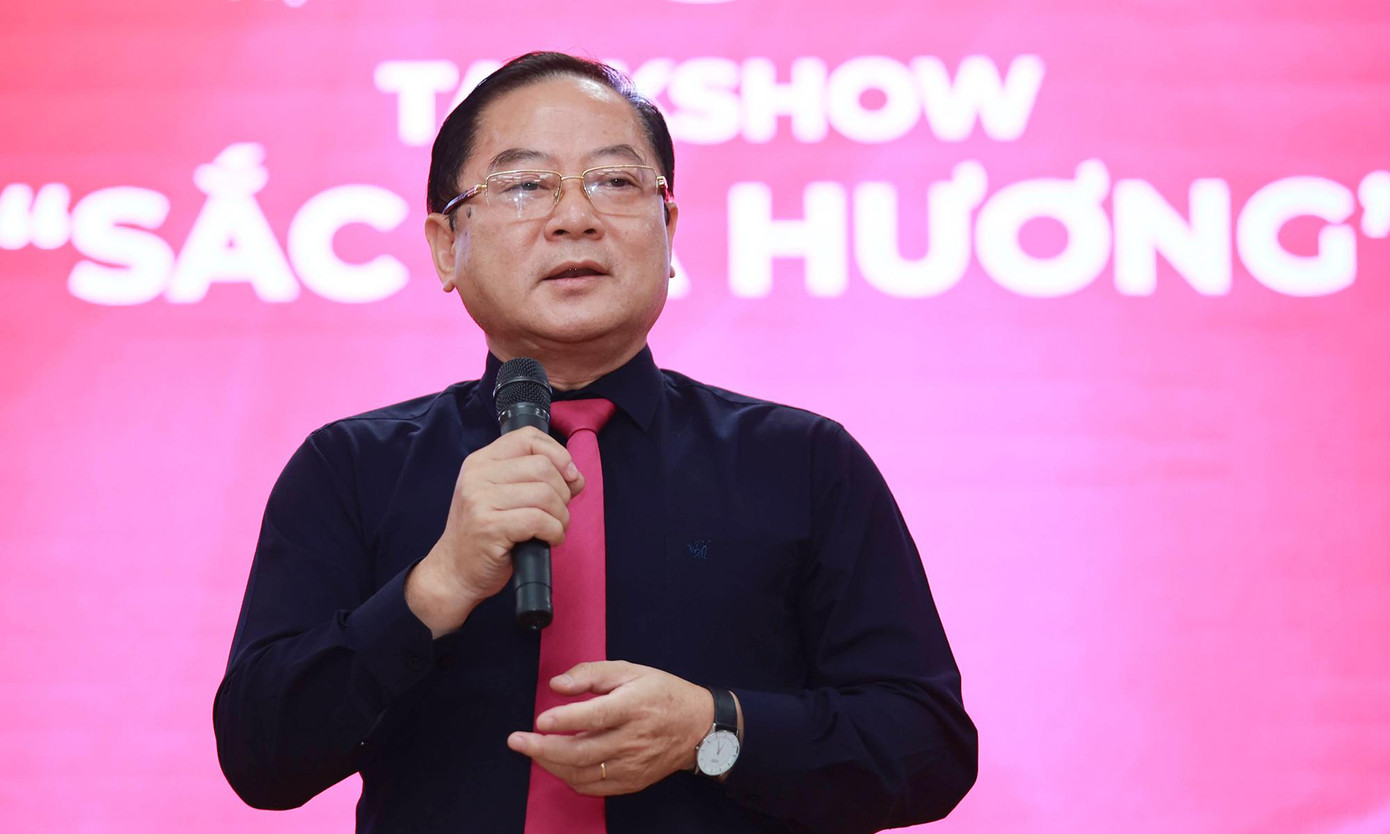 Nhà báo Lê Xuân Sơn chia sẻ những định kiến sai lầm về cuộc thi nhan sắc. Ảnh: Như Ý.