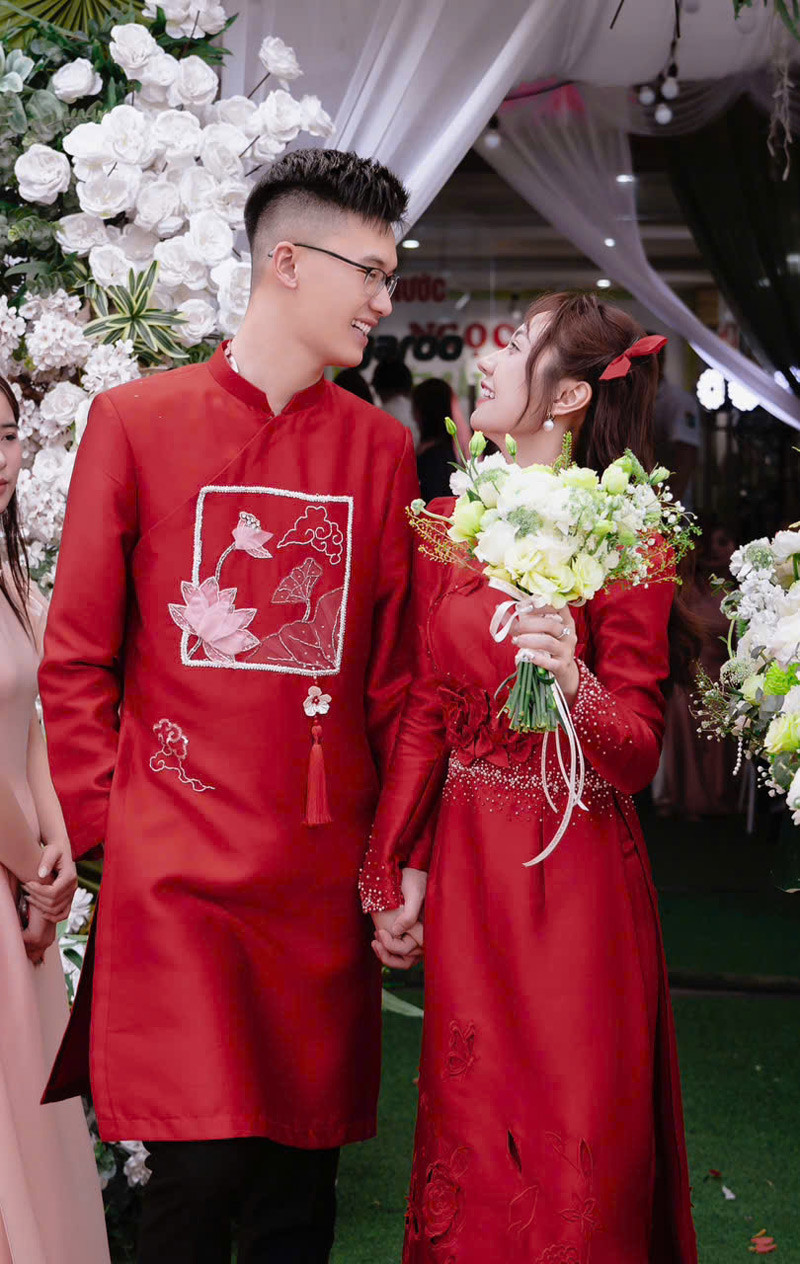 Cặp đôi &quot;chị - em&quot; thành đôi một cách bất ngờ.