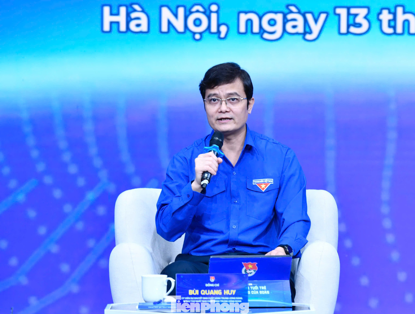 Anh Bùi Quang Huy - Ủy viên dự khuyết T.Ư Đảng, Bí thư thứ nhất T.Ư Đoàn. Anh Bùi Quang Huy - Ủy viên dự khuyết T.Ư Đảng, Bí thư thứ nhất T.Ư Đoàn.