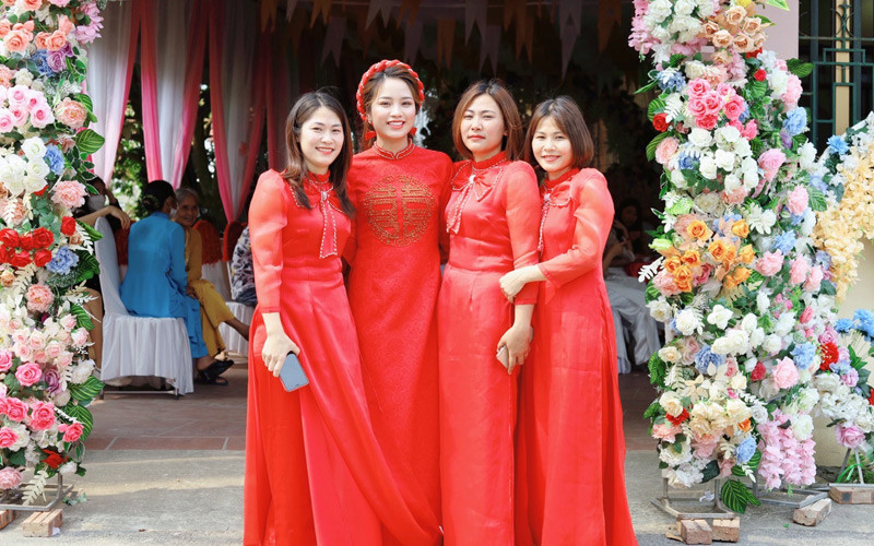 Ngày cưới của Ánh vắng mặt 2 người chị chồng.