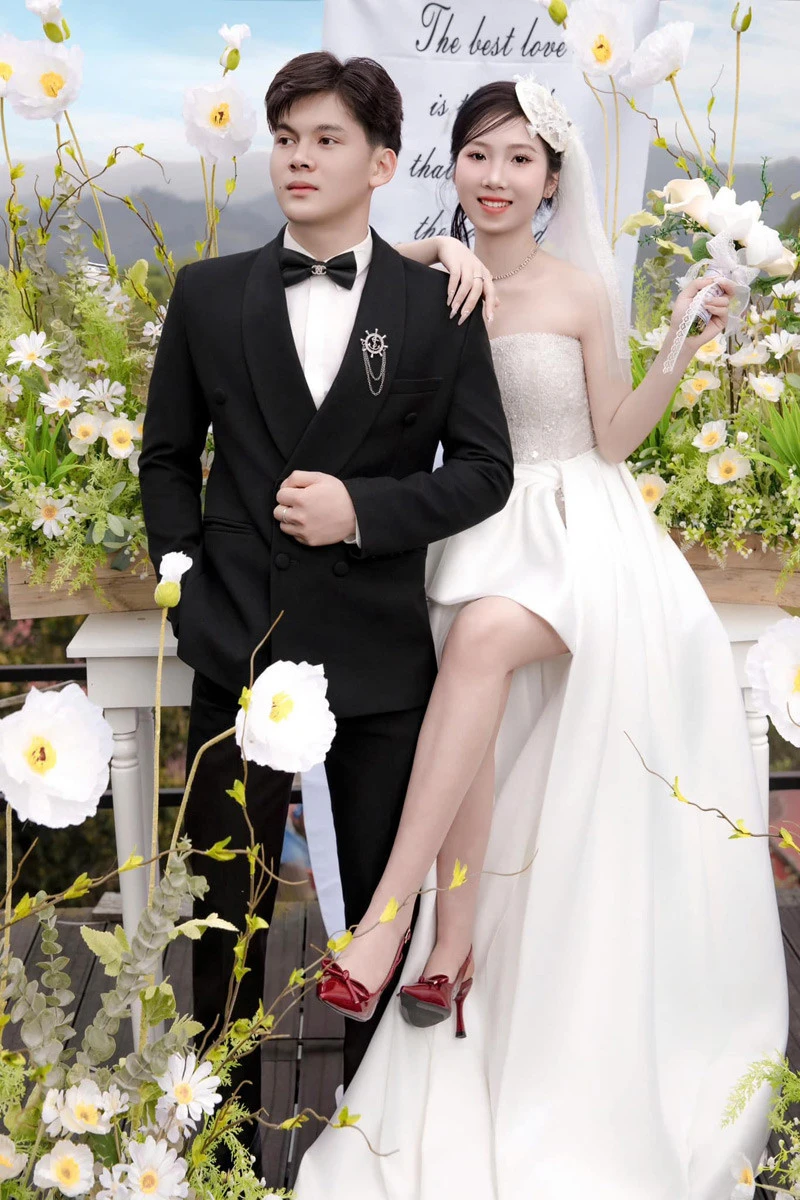 Cặp đôi có 6 năm quen nhau trước khi về chung một nhà.