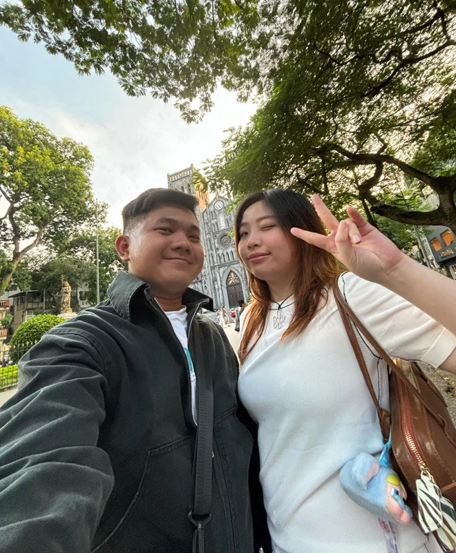 Tài sẵn sàng làm shipper kiếm tiền lo cho bạn gái ăn học. Tài sẵn sàng làm shipper kiếm tiền lo cho bạn gái ăn học.