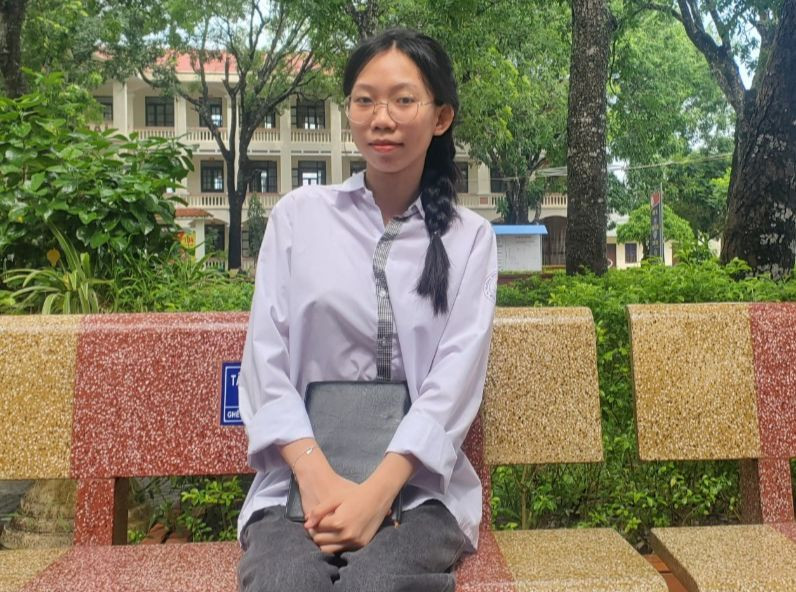 Tô Thị Diệu ở Trường THPT Quảng Xương 4