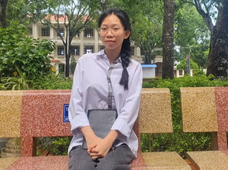 Tô Thị Diệu ở Trường THPT Quảng Xương 4