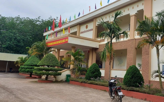 Ảnh chụp công sở xã Xuân Bình lúc 14h20 ngày 29/4, gần như không một bóng người. Ảnh: NLĐ