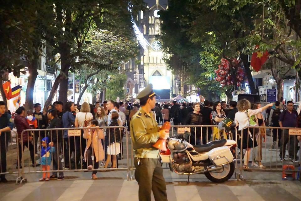 Rộn ràng không khí đón Giáng sinh 2018 ảnh 55