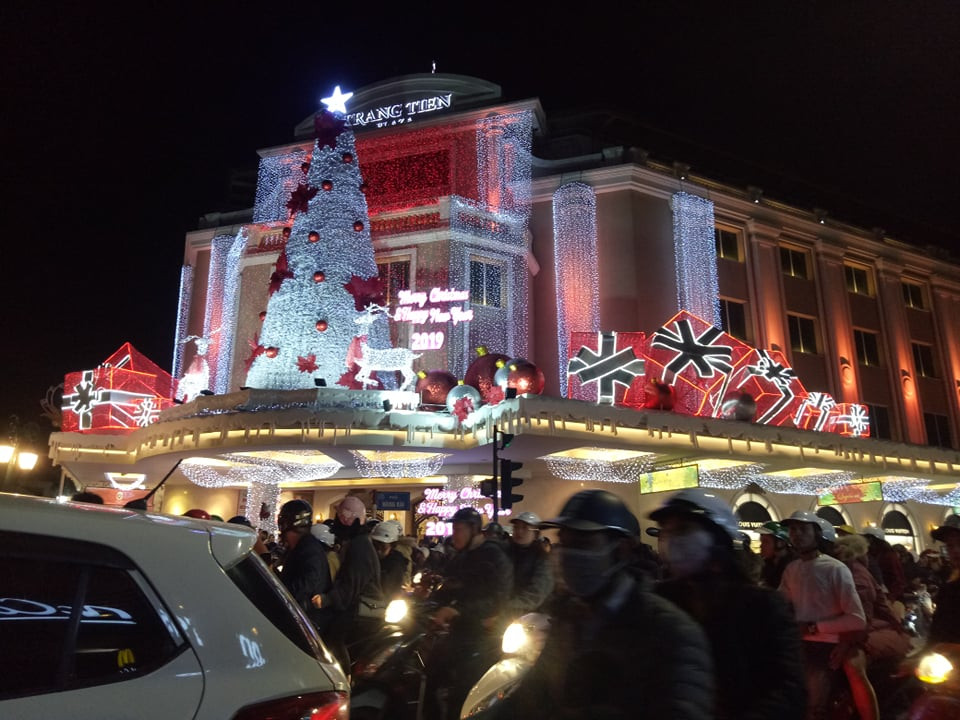 Rộn ràng không khí đón Giáng sinh 2018 ảnh 41