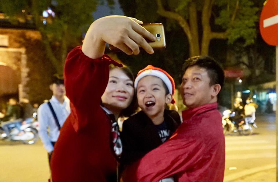 Rộn ràng không khí đón Giáng sinh 2018 ảnh 56