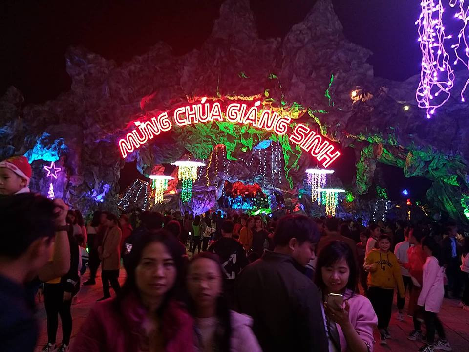 Rộn ràng không khí đón Giáng sinh 2018 ảnh 48