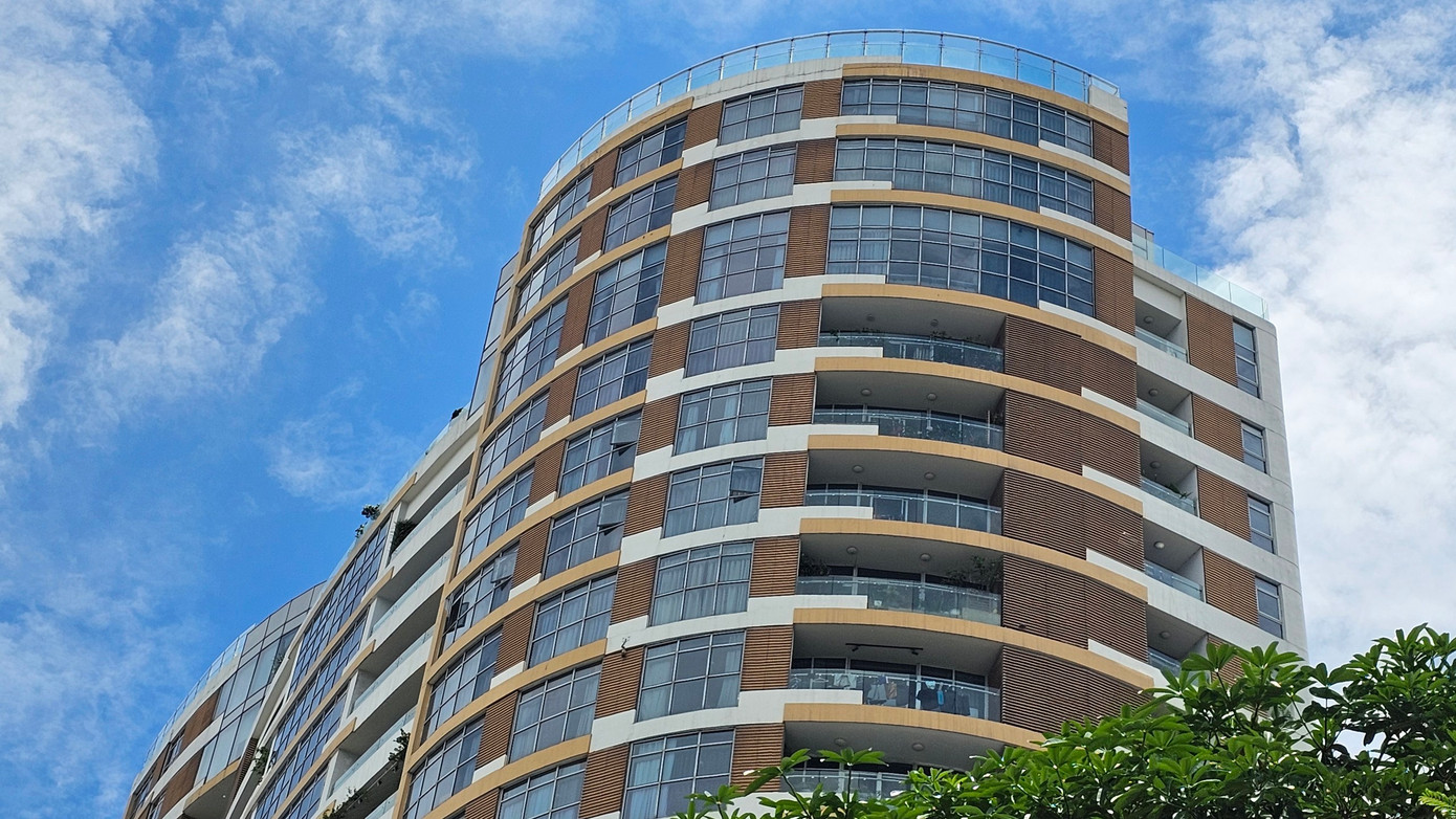 Công ty CP ACB Toàn Cầu, vi phạm tại tầng T trục (1-5,A-D), tầng mái trục (5-8,B-D).