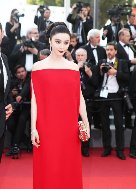 Phạm Băng Băng – ‘Đóa hồng nhung’ quyến rũ mê hoặc tại Cannes ảnh 6