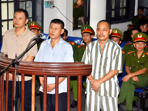 Các bị cáo tại phiên tòa