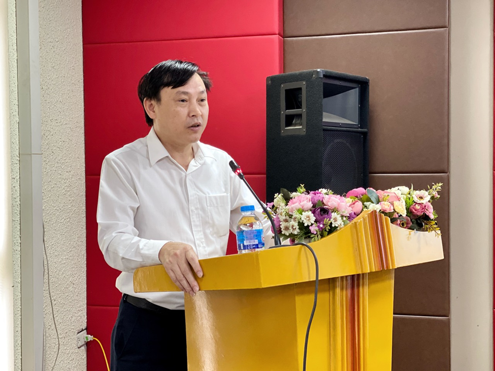 Đồng chí Lê Chí Hướng, Ủy viên Ban chấp hành, Phó Trưởng ban Tổ chức Đảng ủy Khối các cơ quan Trung ương phát biểu chỉ đạo tại buổi lễ. Ảnh Phạm Hằng Đồng chí Lê Chí Hướng, Ủy viên Ban chấp hành, Phó Trưởng ban Tổ chức Đảng ủy Khối các cơ quan Trung ương phát biểu chỉ đạo tại buổi lễ. Ảnh Phạm Hằng