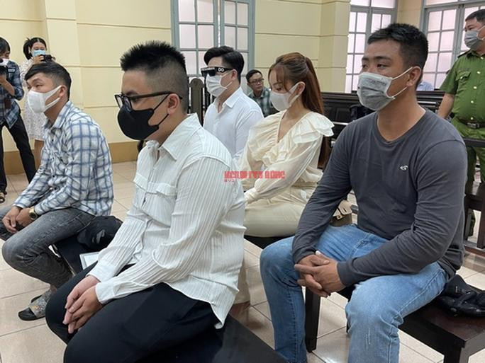 Trang Nemo cùng đồng phạm có mặt tại toà ngày 22-11. Trang Nemo cùng đồng phạm có mặt tại toà ngày 22-11.