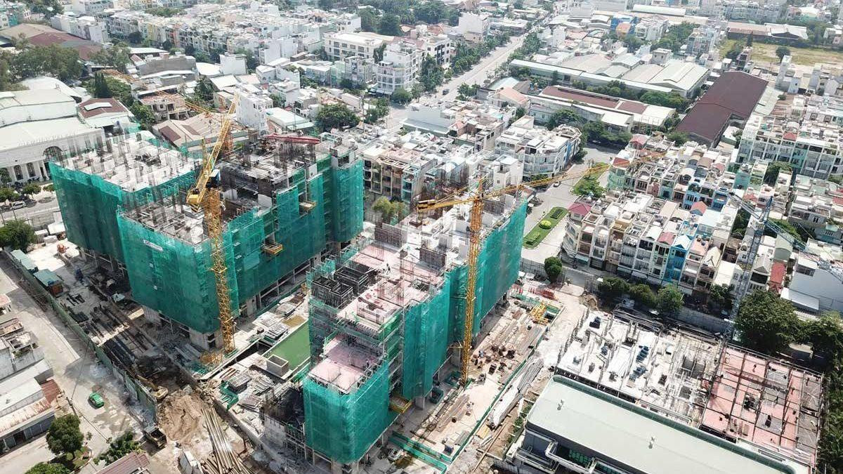 Nhiều doanh nghiệp địa ốc đang mạnh tay với các chính sách bán hàng, tăng chiết khấu, ưu đãi ở mức tương đương chi phí đi vay ngân hàng để giảm giá nhà cho người mua trong bối cảnh nguồn vốn eo hẹp. (Ảnh minh họa)