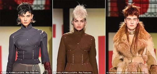 1. Chân dài Cara Delevingne xuất hiện trong show thời trang của Jean Paul Gaultier với kiểu tóc "mullet" (phía trước ngắn và phía sau dài). Tuy nhiên, bộ tóc giả lại lệch tông màu với tóc thật, khiến cô nàng trông càng ngổ ngáo. Với biểu cảm khuôn mặt nghiêm trang, thậm chí dữ dằn của người mẫu, thật không khó để nhận ra cá tính nổi loạn trong BST của Jean Paul Gaultier. Với Jean Paul Gaultier, kiểu tóc không quyết định trang phục bạn mặc trên người bởi vì chúng có thể là hai thái cực trái ngược nhau. 2. Kiểu tóc của Af Vandervorst có lẽ "độc" nhất và khó áp dụng nhất khi khuôn mặt của người mẫu bị giấu đi hoàn toàn, chỉ hở bờ môi đỏ mọng quyến rũ. Với một lớp tóc mái dài và dày như thế này che kín mặt, bạn sẽ chẳng thể nào bước đi cũng như gặp gỡ, trò chuyện với bất kỳ ai. Vì thế, đây là kiểu tóc chỉ có thể ngắm hoặc nếu có áp dụng thì phải theo một phiên bản khác. 3. Trong khi đó, người mẫu của Haider Ackermann xuất hiện trên đường băng với kiểu tóc búi - rối rắm và luộm thuộm. 4. Rick Owens không chỉ "quái" ở trang phục mà còn "quái" ở kiểu tóc cũng như trang điểm của người mẫu. Kiểu tóc "điện giật" có vẻ không bình thường nhưng biết đâu lại lọt vào mắt xanh của những cô nàng thích phong cách hoang dã. Dàn chân dài xuất hiện như những bóng ma vật vờ trên sàn catwalk. 5. Với Junya Watanabe, tóc "tổ quạ" mới là mốt của mùa thu - đông 2013, vừa ấm áp lại rất ấn tượng. Bạn có thể tạo nhiều kiểu "tổ quạ" khác nhau. 6. Givenchy lôi cuốn người xem bằng những kiểu tóc xoăn cuộn tròn nhiều màu sắc, giống như những viên kẹo ngọt ngào. Kiểu tóc này khiến nhiều người liên tưởng đến những chiếc mũ bơi.