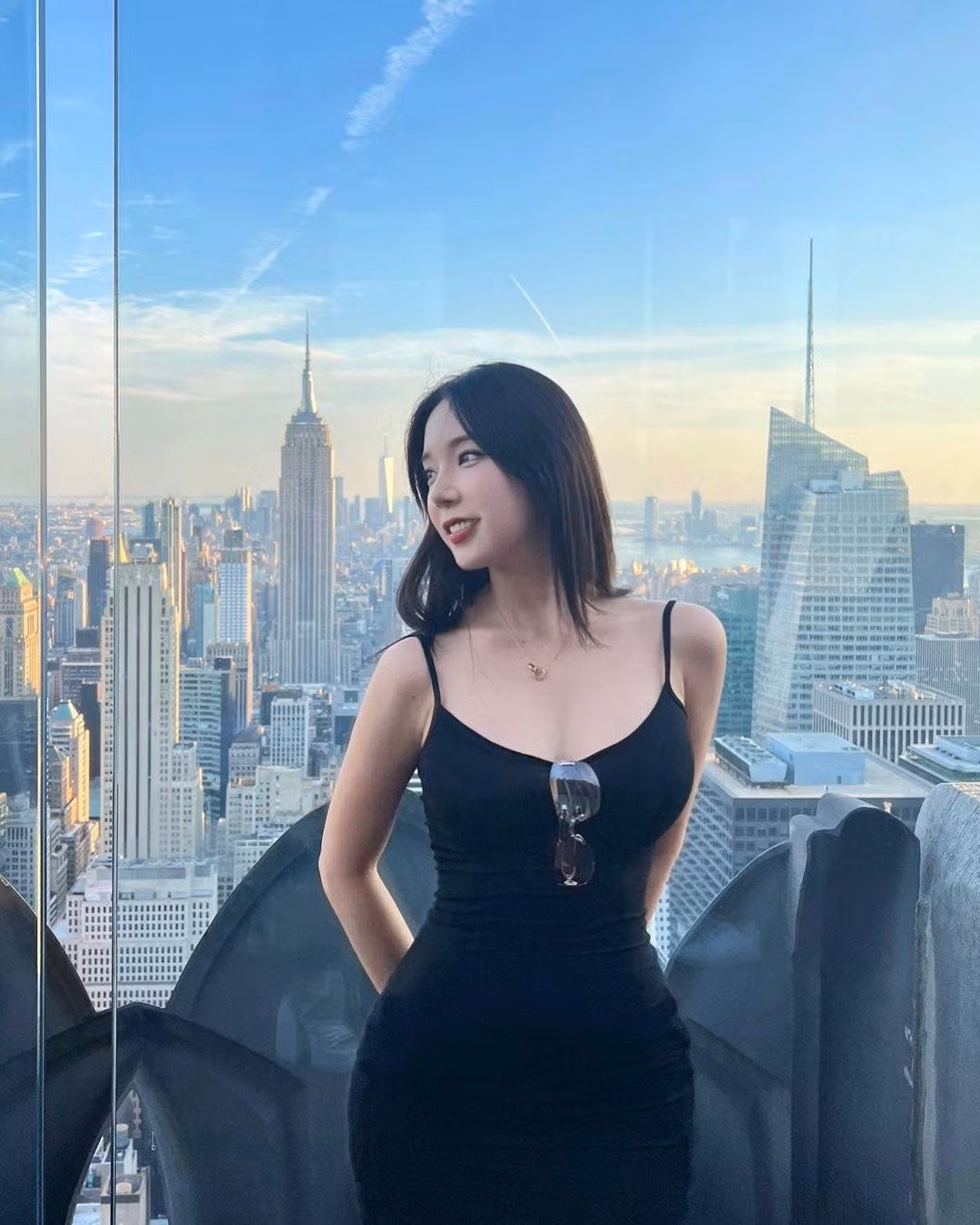 Không chỉ giỏi về chuyên môn, Pure.D còn sở hữu khuôn mặt xinh đẹp cùng thân hình quyến rũ khiến nhiều người ngưỡng mộ.