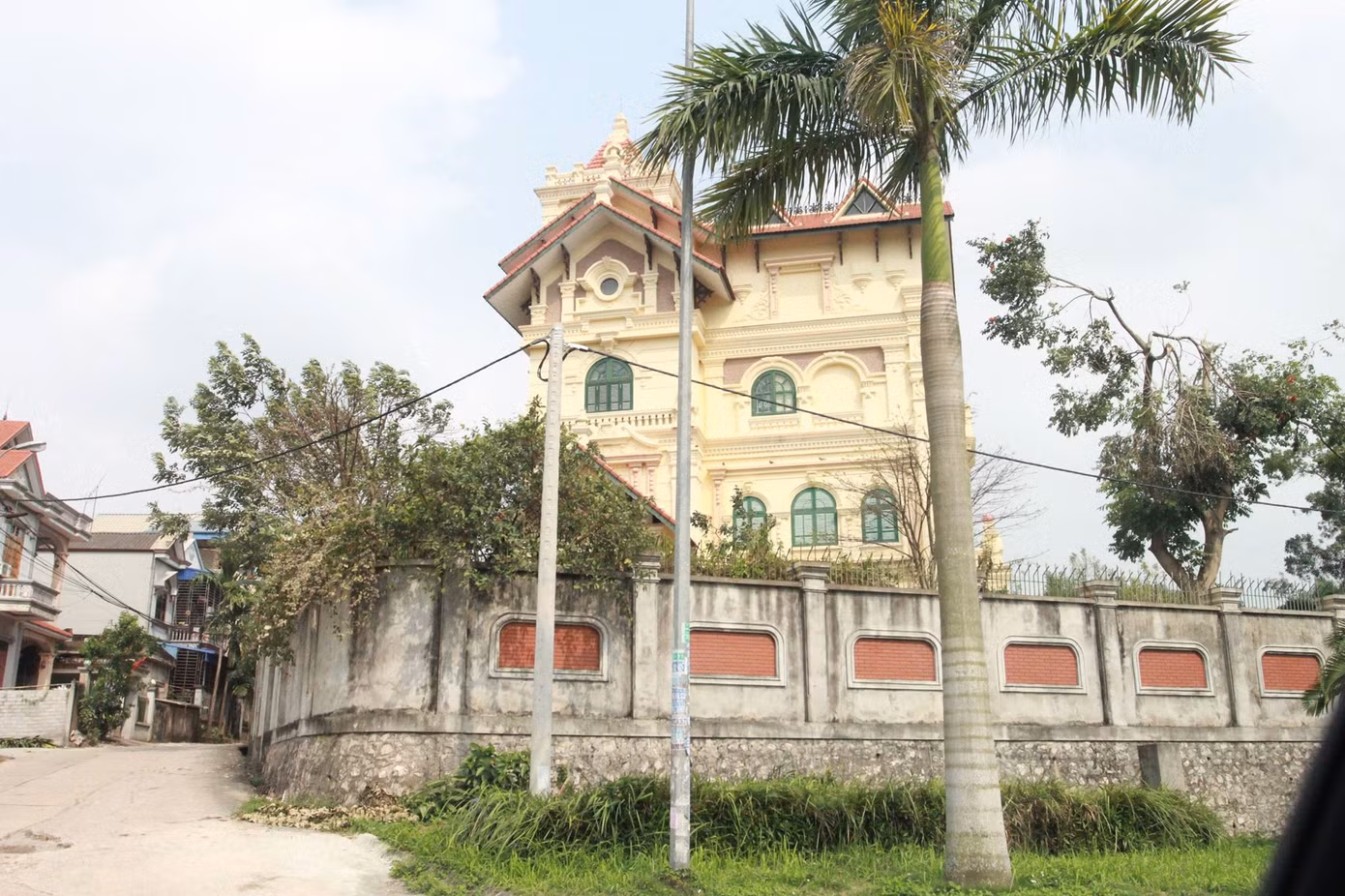 Sừng sững biệt thự sai phạm của cựu TGĐ TISCO vừa bị bắt ảnh 3