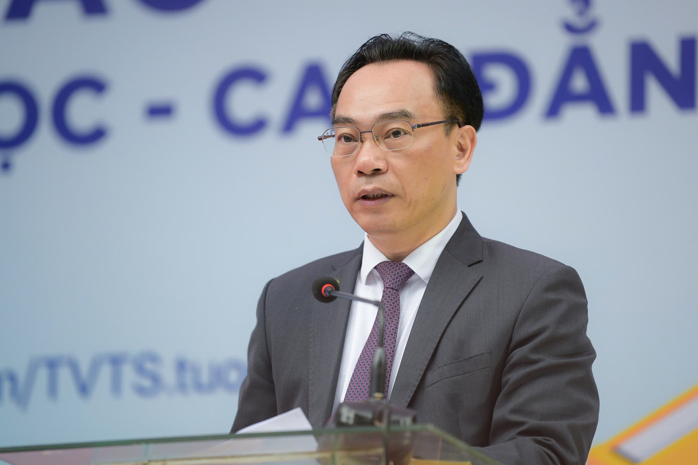 Ông Hoàng Minh Sơn, Thứ trưởng Bộ GD&ĐT Ông Hoàng Minh Sơn, Thứ trưởng Bộ GD&ĐT