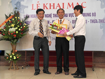 Ông Đỗ Văn Tri tại lễ trao giải