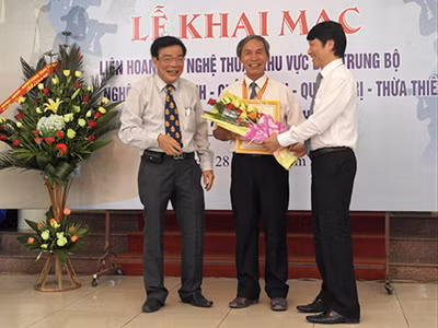 Ông Đỗ Văn Tri tại lễ trao giải