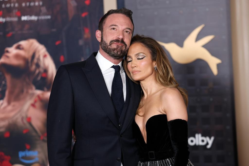 Ben Affleck thừa nhận ngại nói về ồn ào ly hôn với Jennifer Lopez vì thấy xấu hổ. Ảnh: Getty Images. Ben Affleck thừa nhận ngại nói về ồn ào ly hôn với Jennifer Lopez vì thấy xấu hổ. Ảnh: Getty Images.