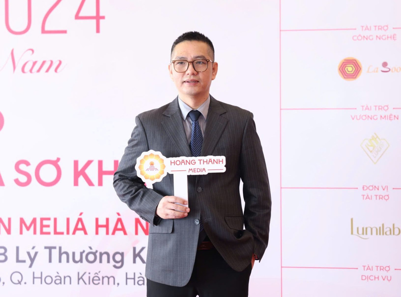 Ông Hoàng Thọ Ninh - Chủ tịch HĐQT kiêm TGĐ Công ty Cổ phần Hoàng Thành Media, Phó Trưởng BTC. Ông Hoàng Thọ Ninh - Chủ tịch HĐQT kiêm TGĐ Công ty Cổ phần Hoàng Thành Media, Phó Trưởng BTC.