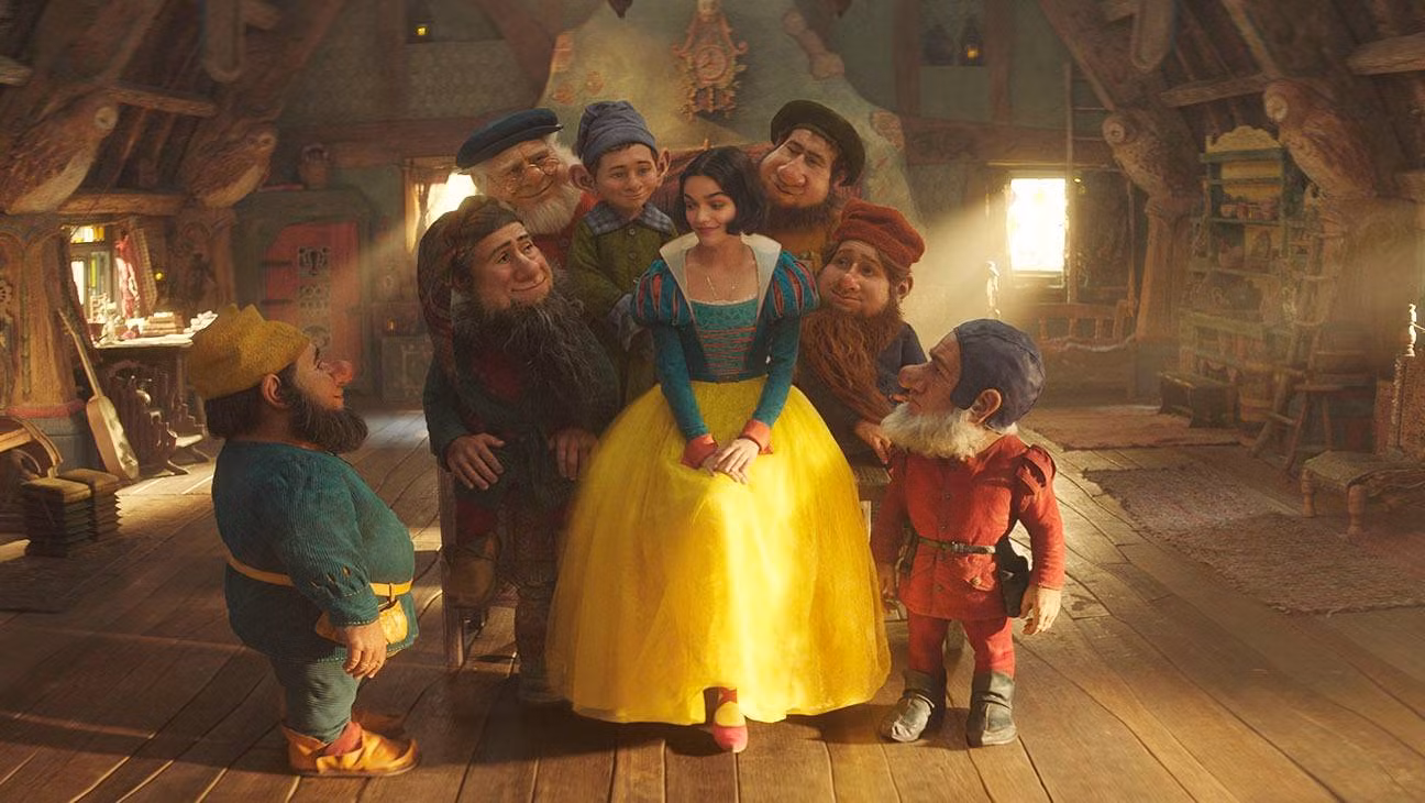 Khán giả cho rằng thông điệp mà Disney muốn truyền tải qua Snow White là rác rưởi. Ảnh: Disney.