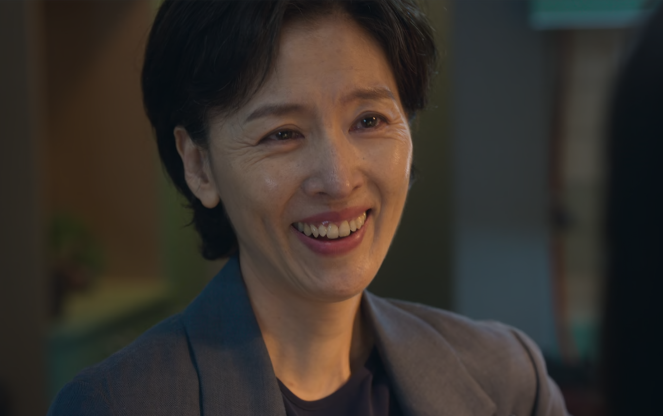 Nữ diễn viên Kang Myung Joo lột tả thành công một bà mẹ yêu con trai đến ám ảnh.