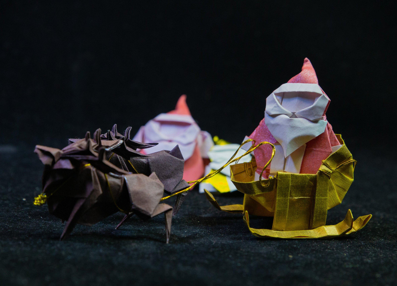 Ông già Noel cùng đoàn xe tuần lộc do anh Đạt thực hiện. Ông già Noel cùng đoàn xe tuần lộc do anh Đạt thực hiện.