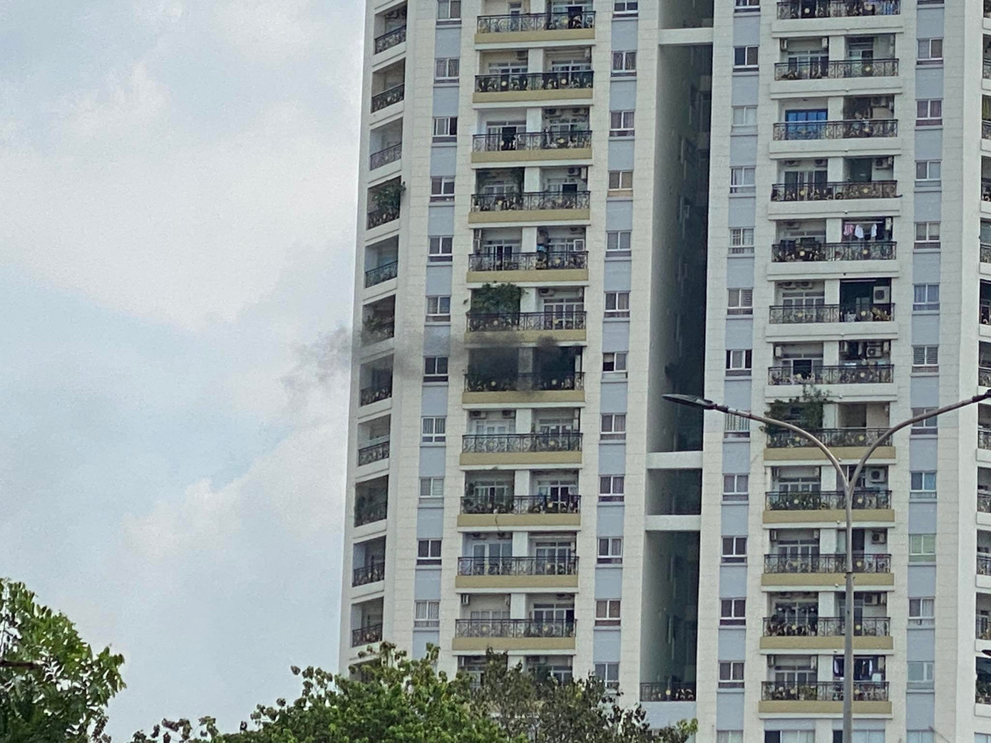 Hiện trường cháy căn hộ ở TPHCM. Hiện trường cháy căn hộ ở TPHCM.