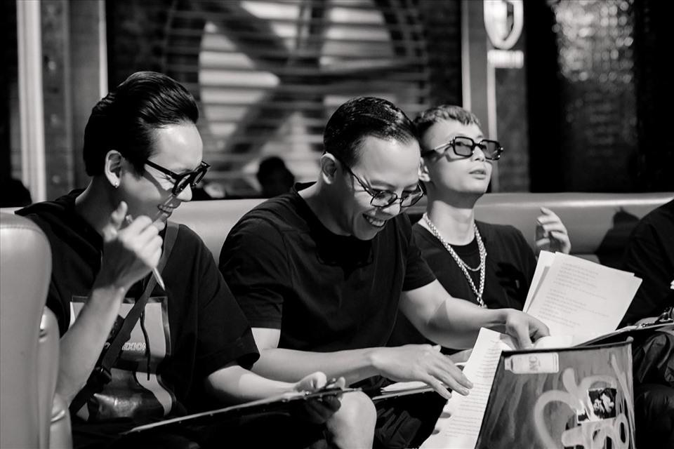 Nam giám khảo cũng khẳng định, việc giới hạn thời gian trong 10 - 15 giây không phải thiếu tôn trọng công sức của thí sinh, mà chỉ để tiết kiệm thời gian và công sức của đôi bên.