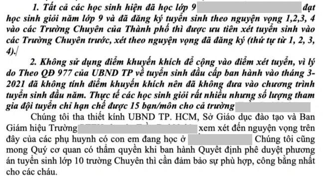 Nhiều phụ huynh đã tập hợp, đưa ra kiến nghị về việc xét tuyển lớp 10 chuyên bằng điểm học bạ. (Ảnh chụp màn hình) Nhiều phụ huynh đã tập hợp, đưa ra kiến nghị về việc xét tuyển lớp 10 chuyên bằng điểm học bạ. (Ảnh chụp màn hình)
