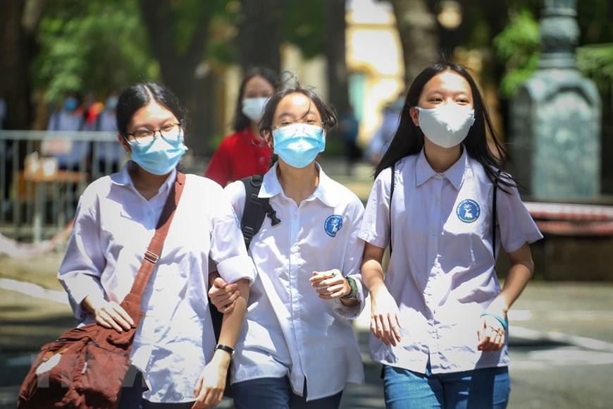 Để có thể bắt đầu năm học mới vào đầu tháng 9, thầy cô và trò TP.HCM sẽ phải vượt qua rất nhiều khó khăn. Ảnh minh họa từ Internet.