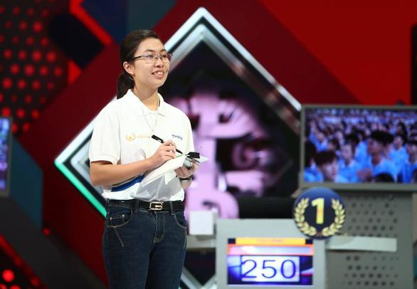 Dù có vẻ ngoài "thấp bé nhẹ cân", nhưng Thu Hằng đa tài lắm đấy! Ảnh: VTV Dù có vẻ ngoài "thấp bé nhẹ cân", nhưng Thu Hằng đa tài lắm đấy! Ảnh: VTV