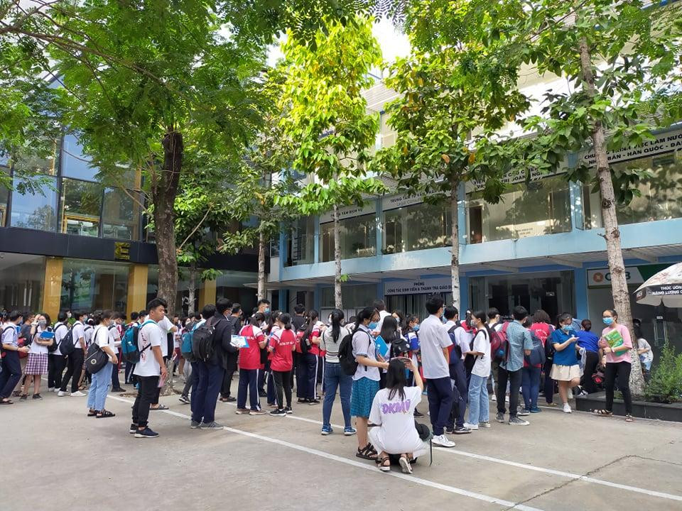 Bên cạnh các trường thuộc Đại học Quốc gia, nhiều trường đại học khác cũng dùng kết quả kì thi đánh giá năng lực để xét tuyển. Ảnh: Khánh Linh Bên cạnh các trường thuộc Đại học Quốc gia, nhiều trường đại học khác cũng dùng kết quả kì thi đánh giá năng lực để xét tuyển. Ảnh: Khánh Linh