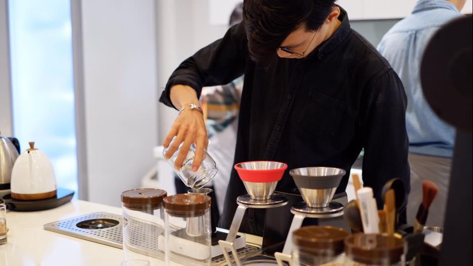 Nếu vẫn đang phân vân về các công việc làm thêm, các bạn sinh viên hoàn toàn có thể tham khảo các công việc trong lĩnh vực pha chế.