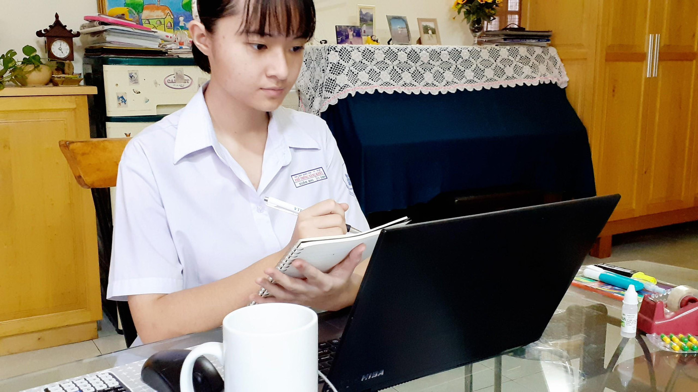 Xuân Nhi rất vui khi làm quen được nhiều người bạn mới đến từ Thái Lan và New Zealand. Ảnh: NVCC. Xuân Nhi rất vui khi làm quen được nhiều người bạn mới đến từ Thái Lan và New Zealand. Ảnh: NVCC.