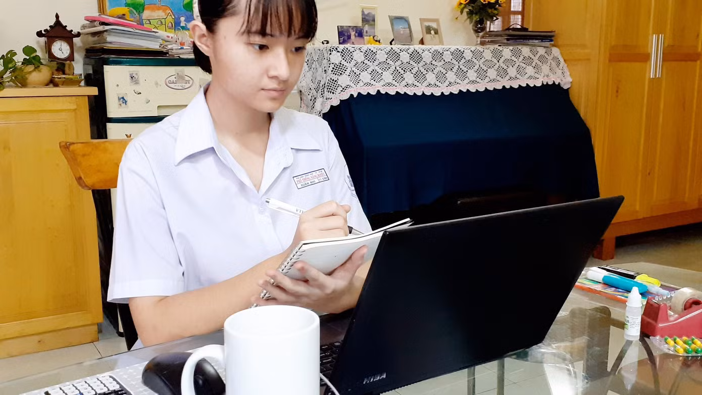 Xuân Nhi rất vui khi làm quen được nhiều người bạn mới đến từ Thái Lan và New Zealand. Ảnh: NVCC. Xuân Nhi rất vui khi làm quen được nhiều người bạn mới đến từ Thái Lan và New Zealand. Ảnh: NVCC.