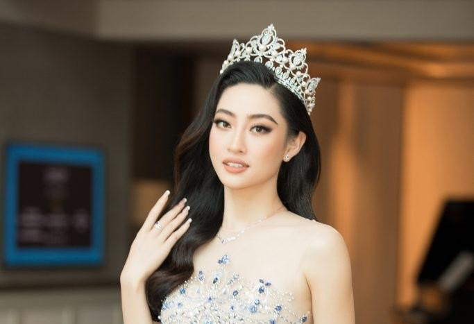 Không chỉ khiến người xem "liêu xiêu" vì vẻ ngoài ấn tượng, Lương Thùy Linh còn sở hữu khả năng ngoại ngữ "đỉnh của chóp".