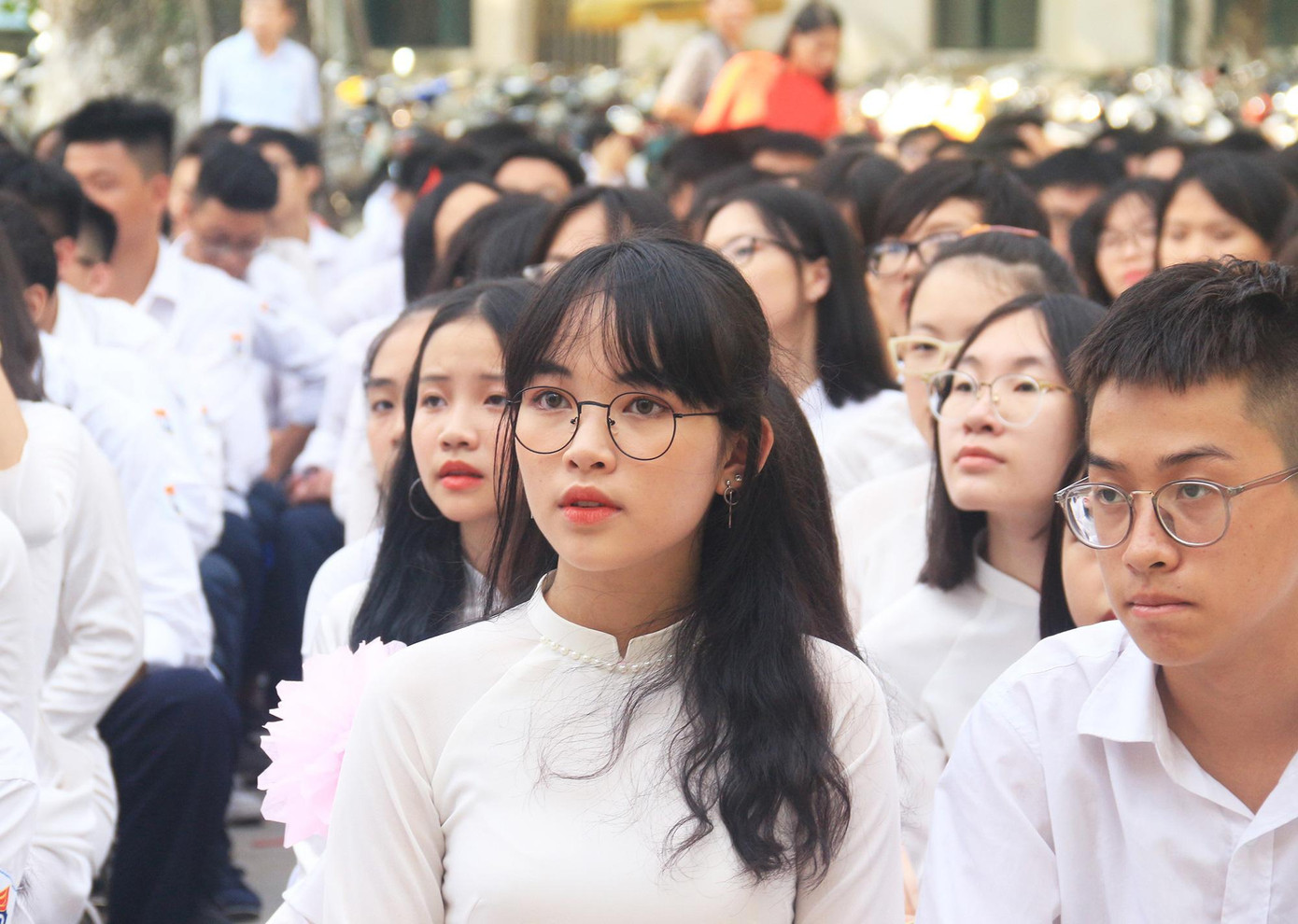 Nếu đúng tiến độ, đến giữa tháng 10, học sinh toàn thành sẽ có đủ thiết bị học tập trên môi trường Internet. Ảnh tổng hợp từ Internet.