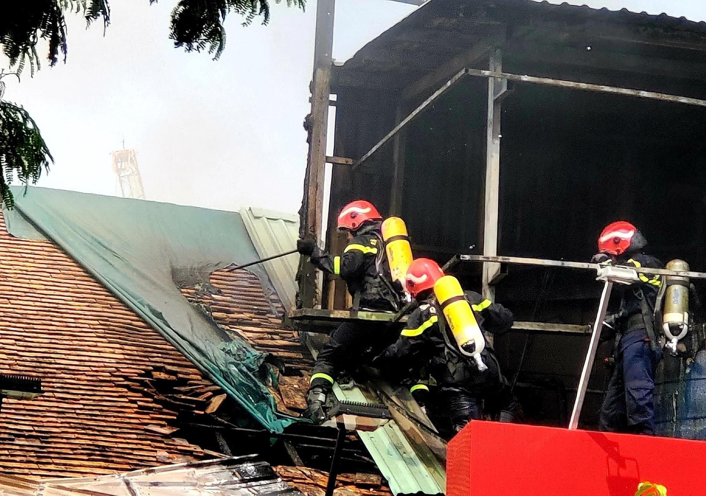 Vụ cháy đã nhanh chóng được dập tắt và may mắn không có thiệt hại về người.