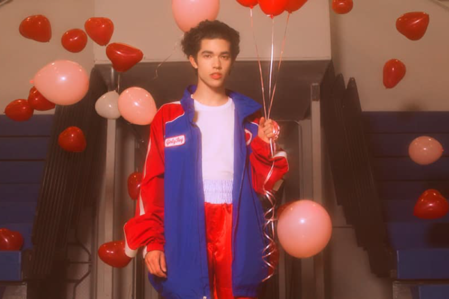 Mơ màng và đầy ngọt ngào - đó là những ấn tượng mà Conan Gray để lại trong mọi người.