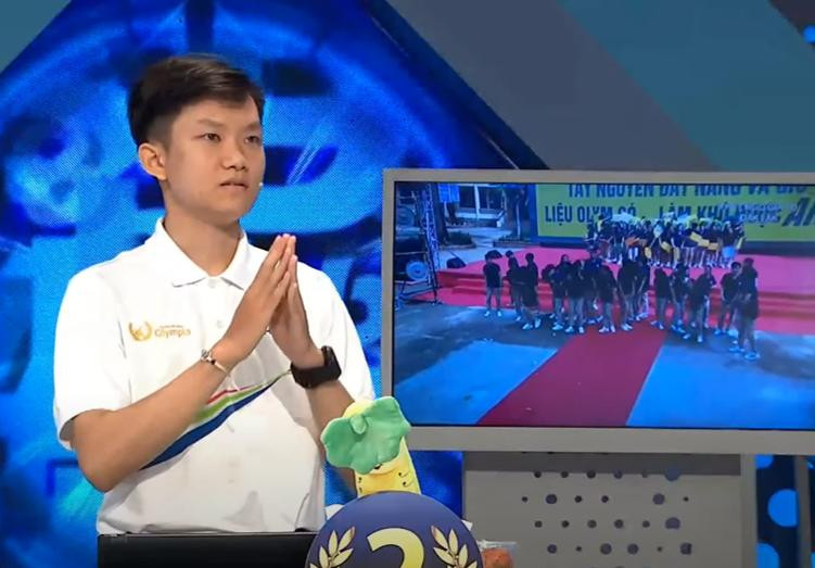 Trên trang cá nhân, Quốc Anh thường xuyên chia sẻ về quá trình tự học lập trình. Ảnh: VTV Trên trang cá nhân, Quốc Anh thường xuyên chia sẻ về quá trình tự học lập trình. Ảnh: VTV