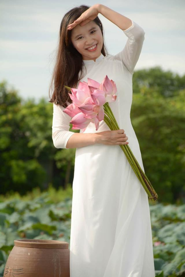 Cô An tin rằng, teen chỉ cần đọc sách tham khảo, chứ không cần học thuộc lòng mà vẫn có thể thuận lợi vượt &quot;vũ môn&quot; cùng bộ môn này. Ảnh: NVCC.