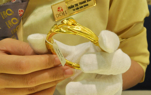 Giá vàng giảm sáng nay. Ảnh: Anh Quân (VnExpress) Giá vàng giảm sáng nay